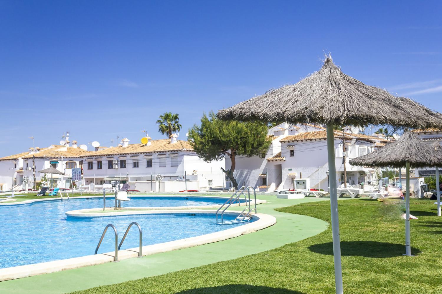 Bungalow Pink Palm Beach Torrevieja Extérieur photo