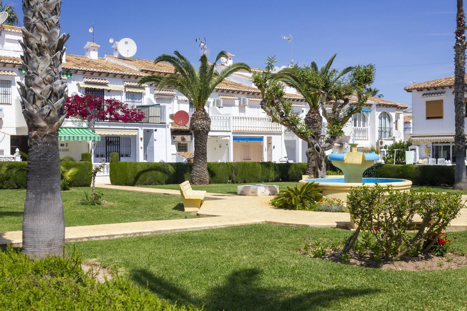 Bungalow Pink Palm Beach Torrevieja Extérieur photo