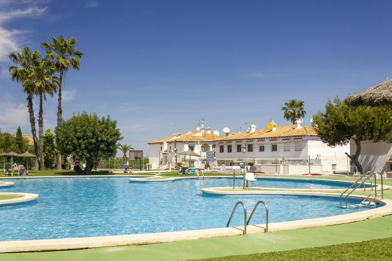 Bungalow Pink Palm Beach Torrevieja Extérieur photo