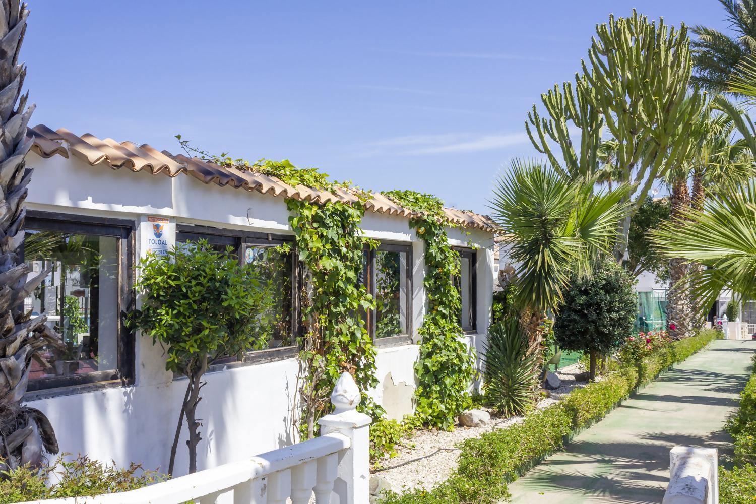 Bungalow Pink Palm Beach Torrevieja Extérieur photo