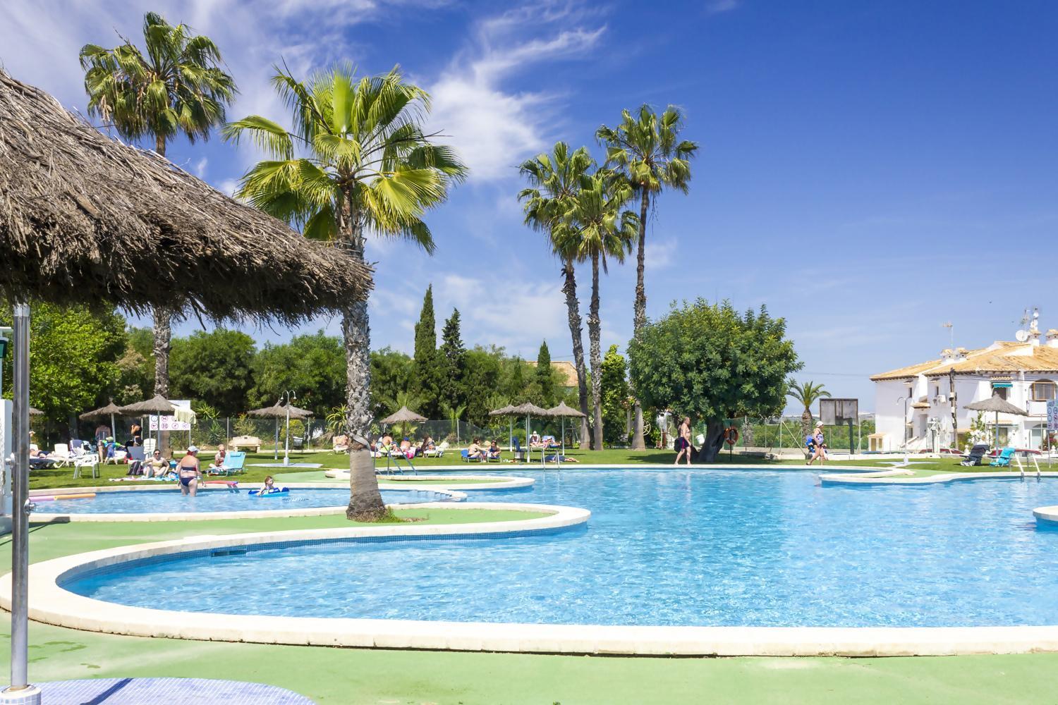 Bungalow Pink Palm Beach Torrevieja Extérieur photo
